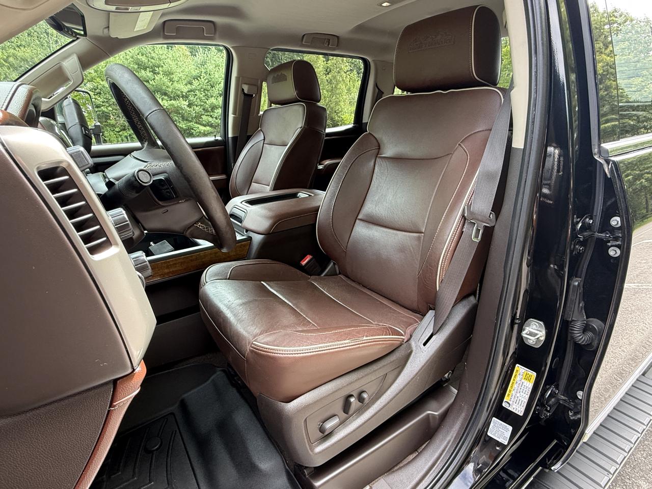 Chevrolet Silverado 2500HD 4WD Crew Cab 153.7" High Country 2015