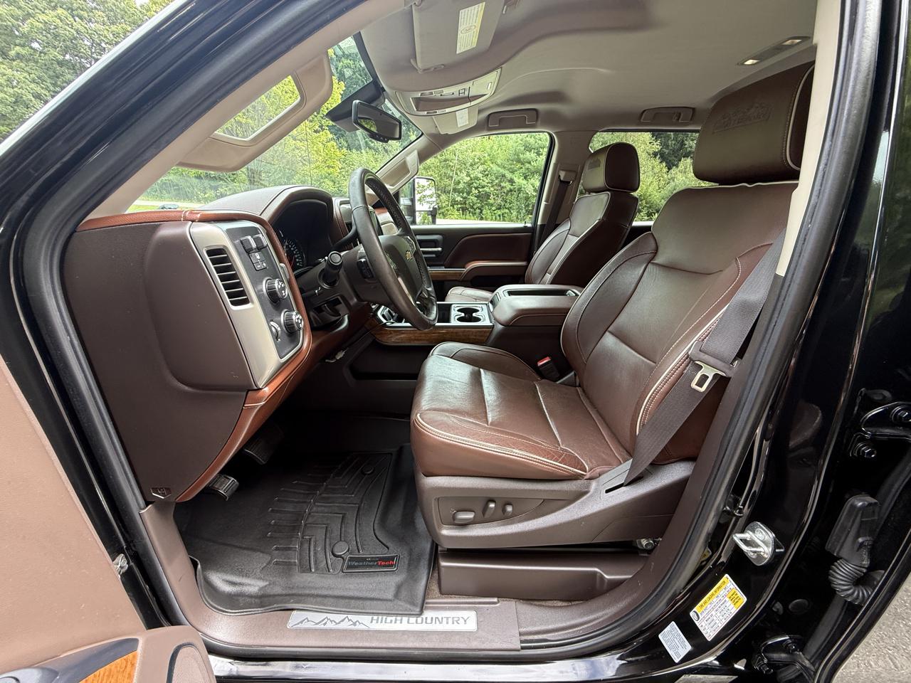 Chevrolet Silverado 2500HD 4WD Crew Cab 153.7" High Country 2015