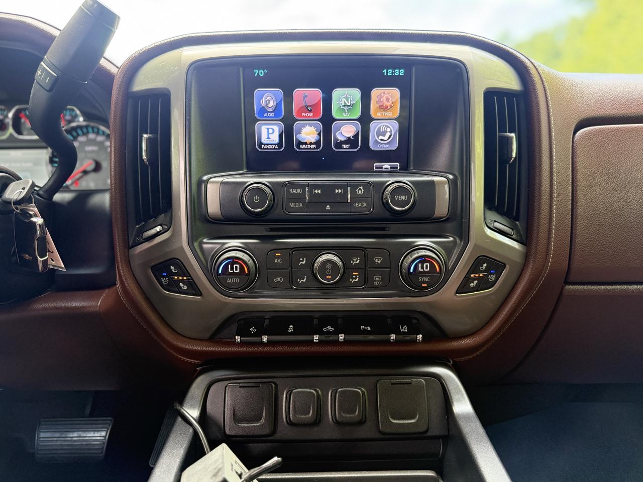 Chevrolet Silverado 2500HD 4WD Crew Cab 153.7" High Country 2015