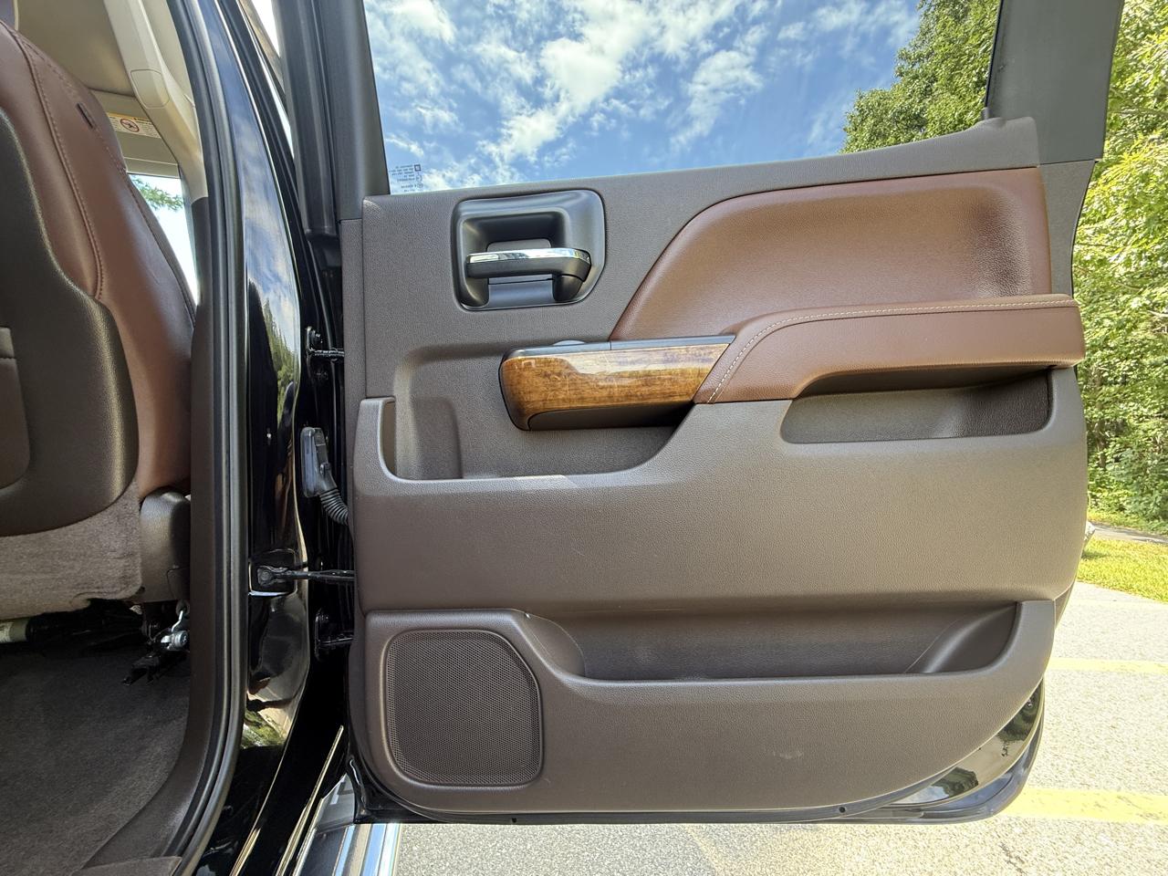 Chevrolet Silverado 2500HD 4WD Crew Cab 153.7" High Country 2015