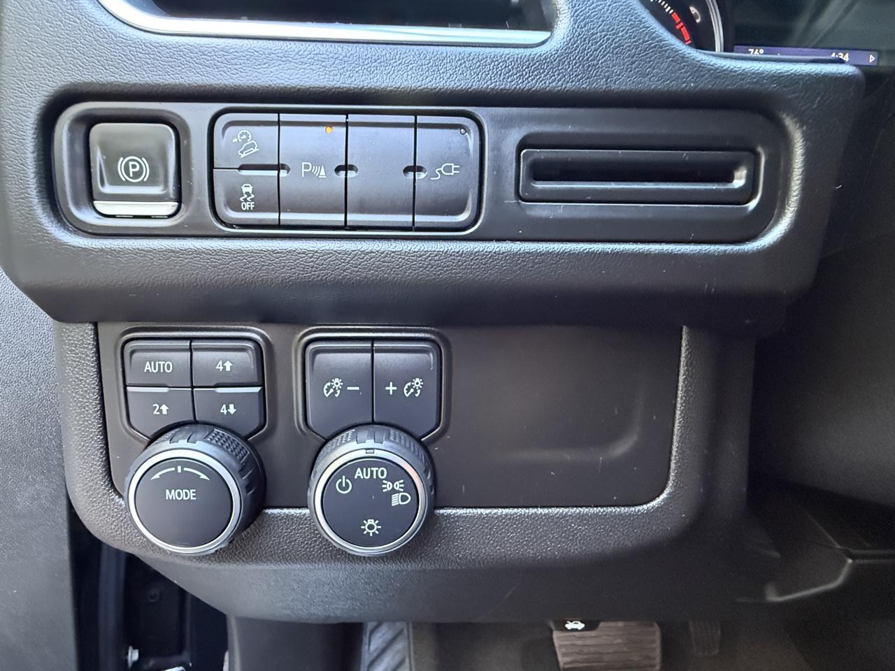 Chevrolet Tahoe 4WD 4dr Z71 2021