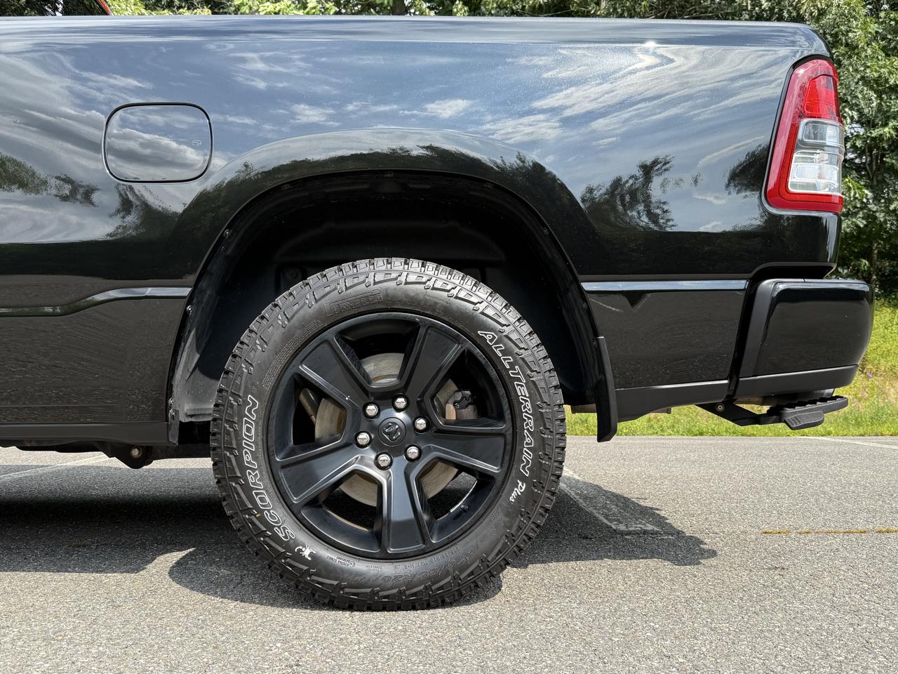 RAM 1500 Big Horn 4x4 Quad Cab 6'4" Box 2021