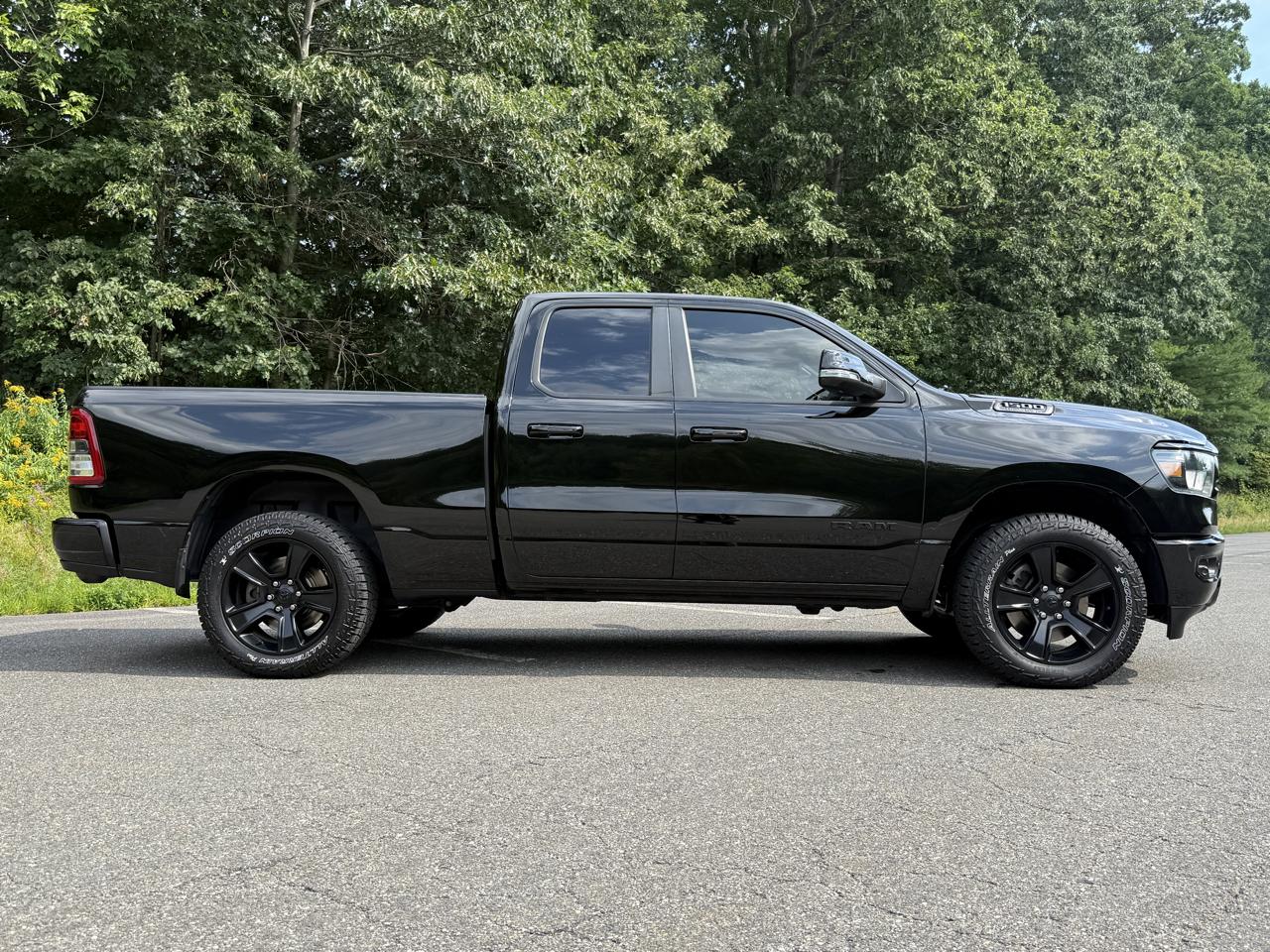 RAM 1500 Big Horn 4x4 Quad Cab 6'4" Box 2021
