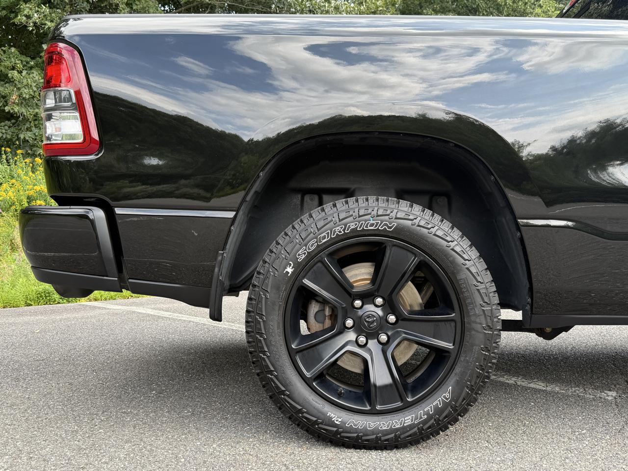 RAM 1500 Big Horn 4x4 Quad Cab 6'4" Box 2021