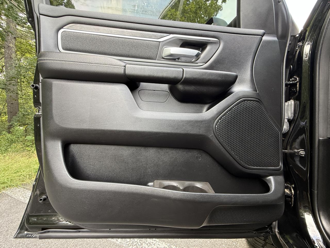 RAM 1500 Big Horn 4x4 Quad Cab 6'4" Box 2021
