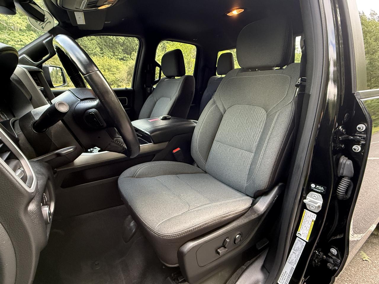 RAM 1500 Big Horn 4x4 Quad Cab 6'4" Box 2021
