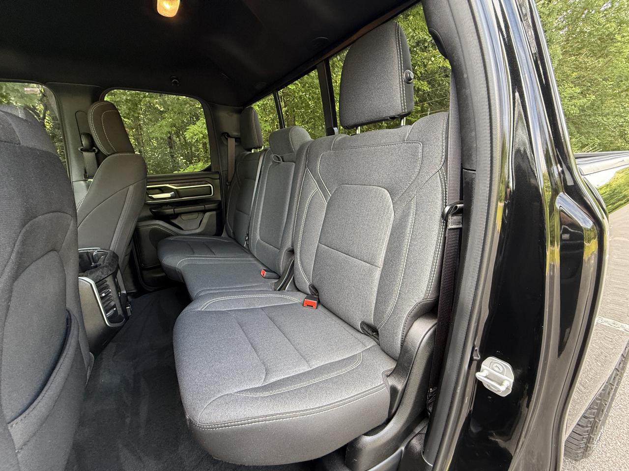 RAM 1500 Big Horn 4x4 Quad Cab 6'4" Box 2021