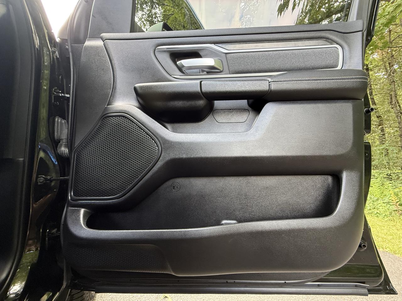 RAM 1500 Big Horn 4x4 Quad Cab 6'4" Box 2021