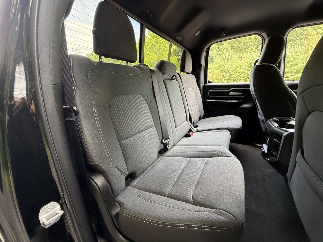 RAM 1500 Big Horn 4x4 Quad Cab 6'4" Box 2021