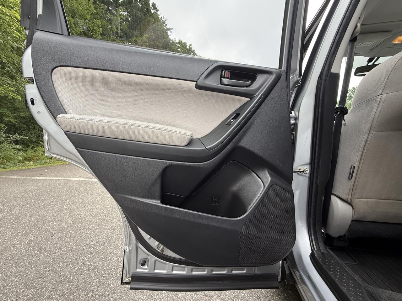 Subaru Forester 4dr Auto 2.5i Premium PZEV 2014