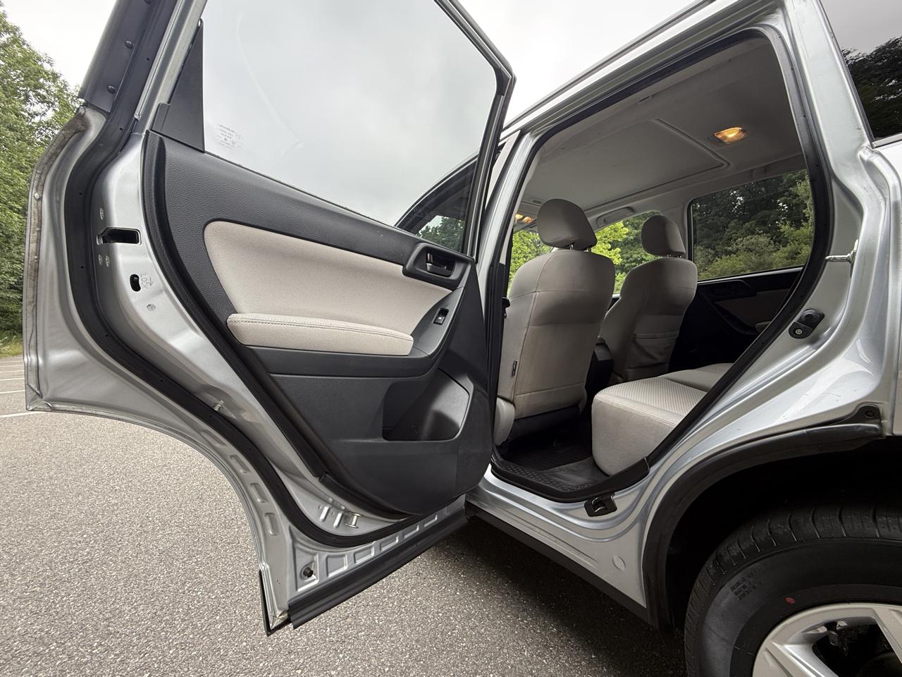 Subaru Forester 4dr Auto 2.5i Premium PZEV 2014