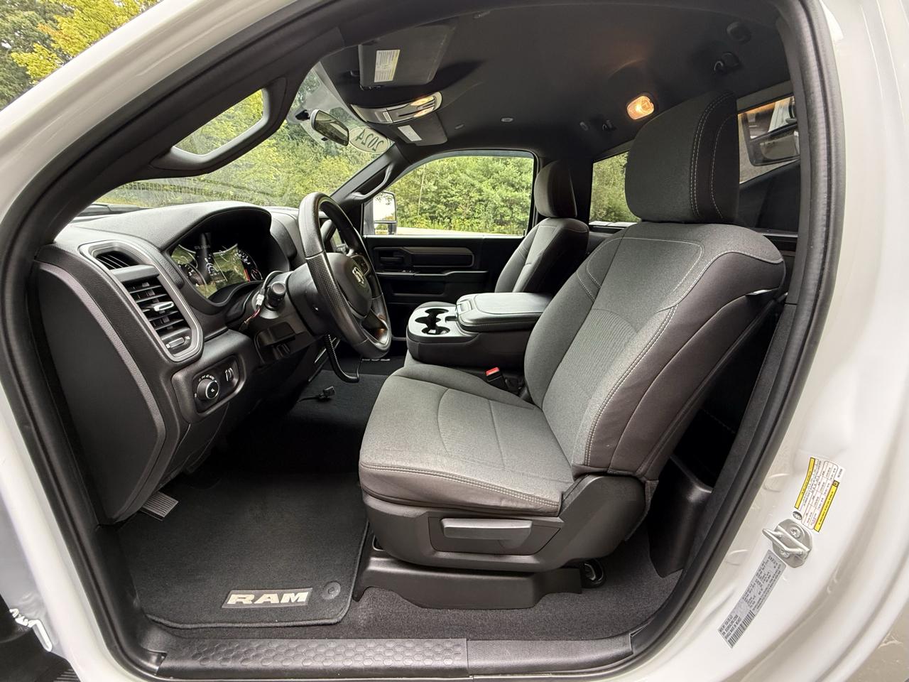 RAM 3500 Tradesman 4x4 Reg Cab 8' Box 2024