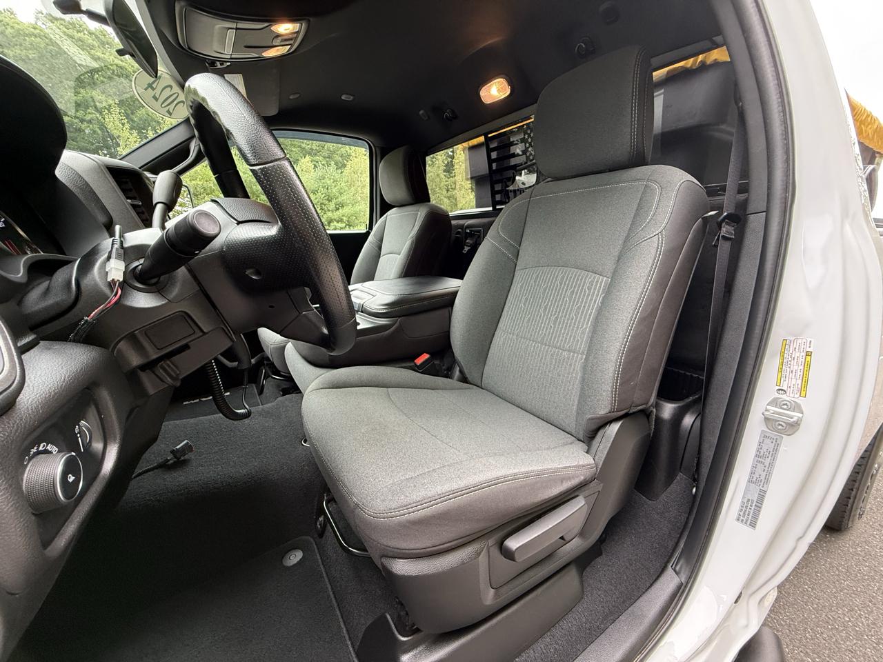 RAM 3500 Tradesman 4x4 Reg Cab 8' Box 2024