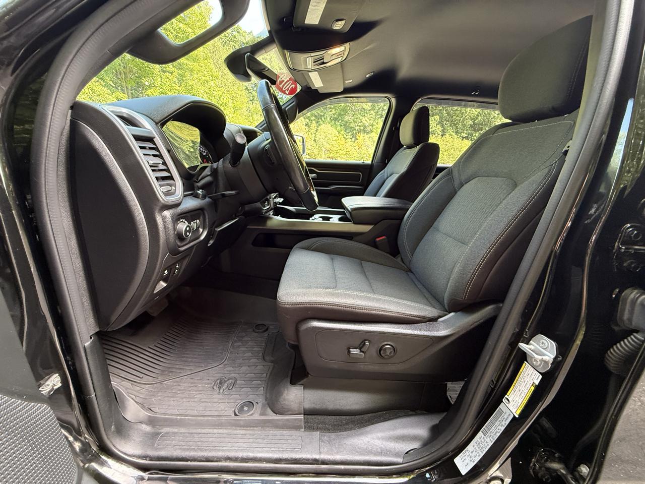 RAM 1500 Big Horn/Lone Star 4x4 Crew Cab 5'7" Box 2019
