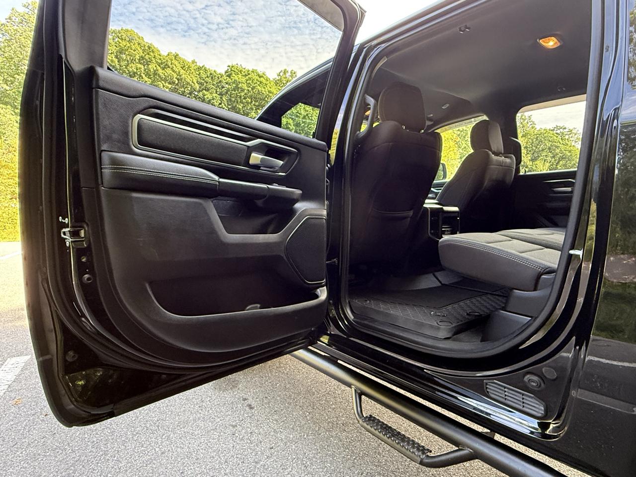 RAM 1500 Big Horn/Lone Star 4x4 Crew Cab 5'7" Box 2019