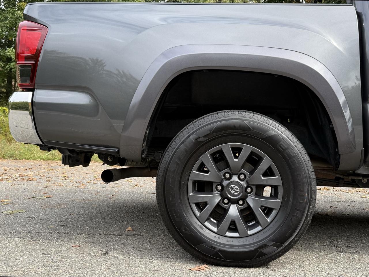 Toyota Tacoma 4WD TRD Off Road Double Cab 5' Bed V6 MT (Natl) 2023