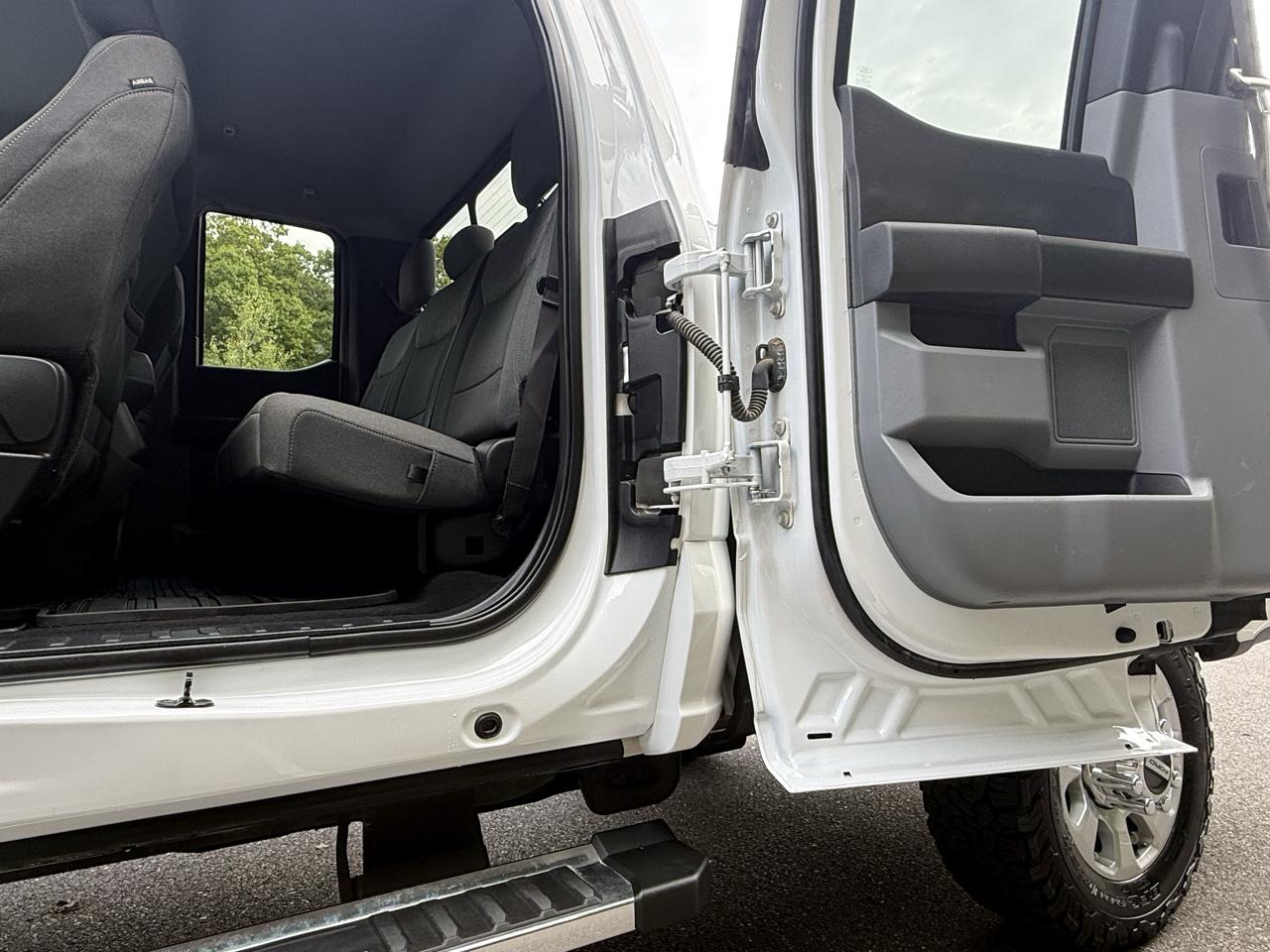 Ford Super Duty F-250 SRW XLT 4WD SuperCab 6.75' Box 2023