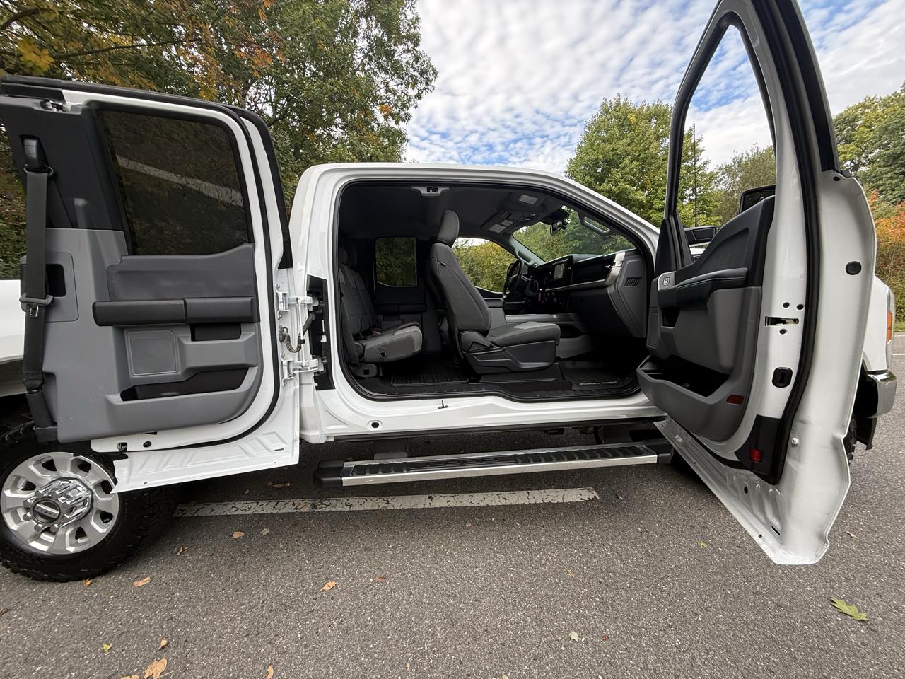 Ford Super Duty F-250 SRW XLT 4WD SuperCab 6.75' Box 2023