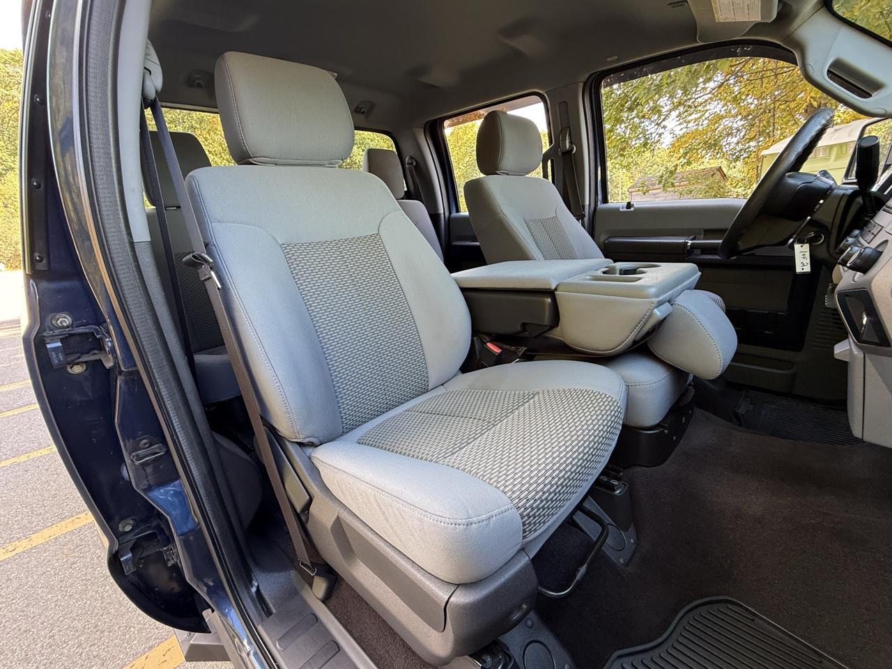 Ford Super Duty F-250 SRW 4WD Crew Cab 156" XLT 2016