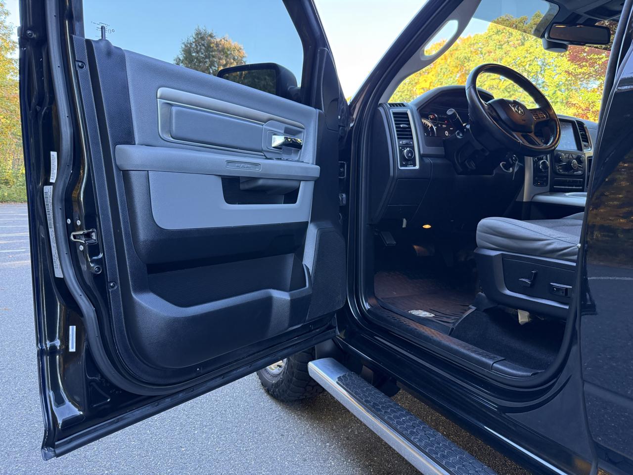 RAM 1500 4WD Crew Cab 140.5" Big Horn 2016