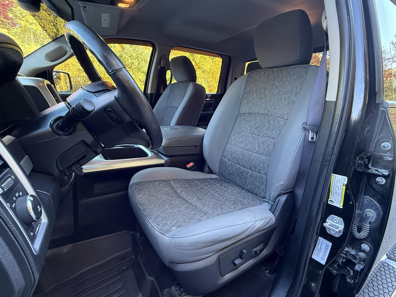 RAM 1500 4WD Crew Cab 140.5" Big Horn 2016