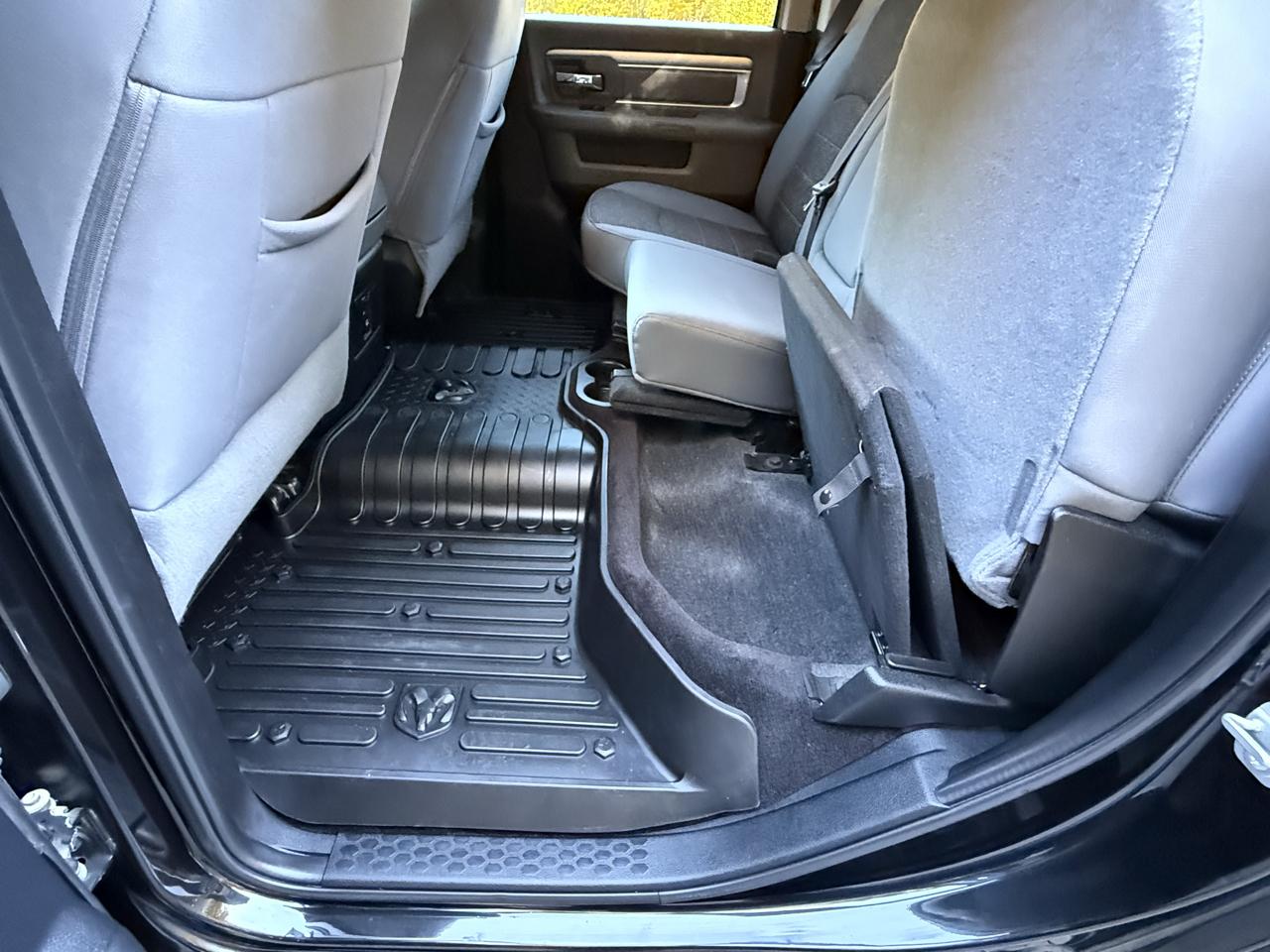 RAM 1500 4WD Crew Cab 140.5" Big Horn 2016