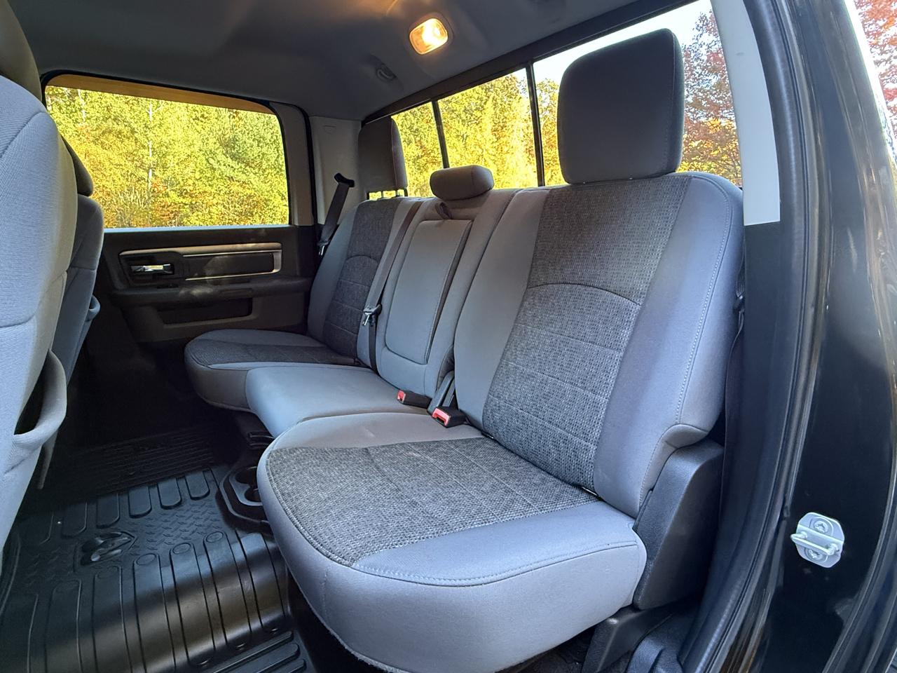 RAM 1500 4WD Crew Cab 140.5" Big Horn 2016