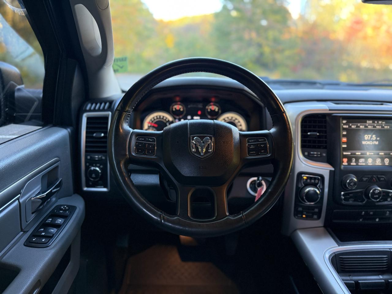 RAM 1500 4WD Crew Cab 140.5" Big Horn 2016