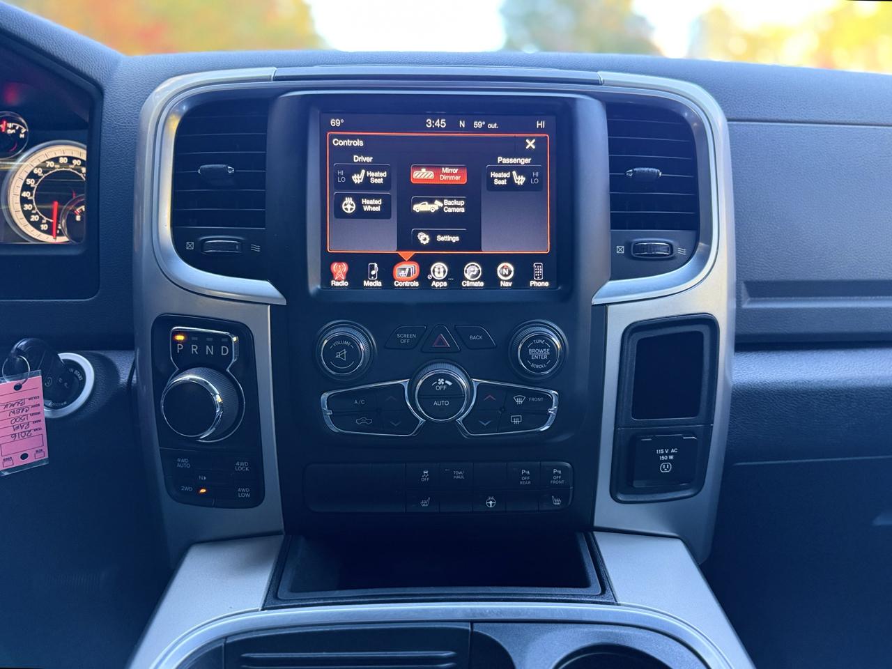 RAM 1500 4WD Crew Cab 140.5" Big Horn 2016