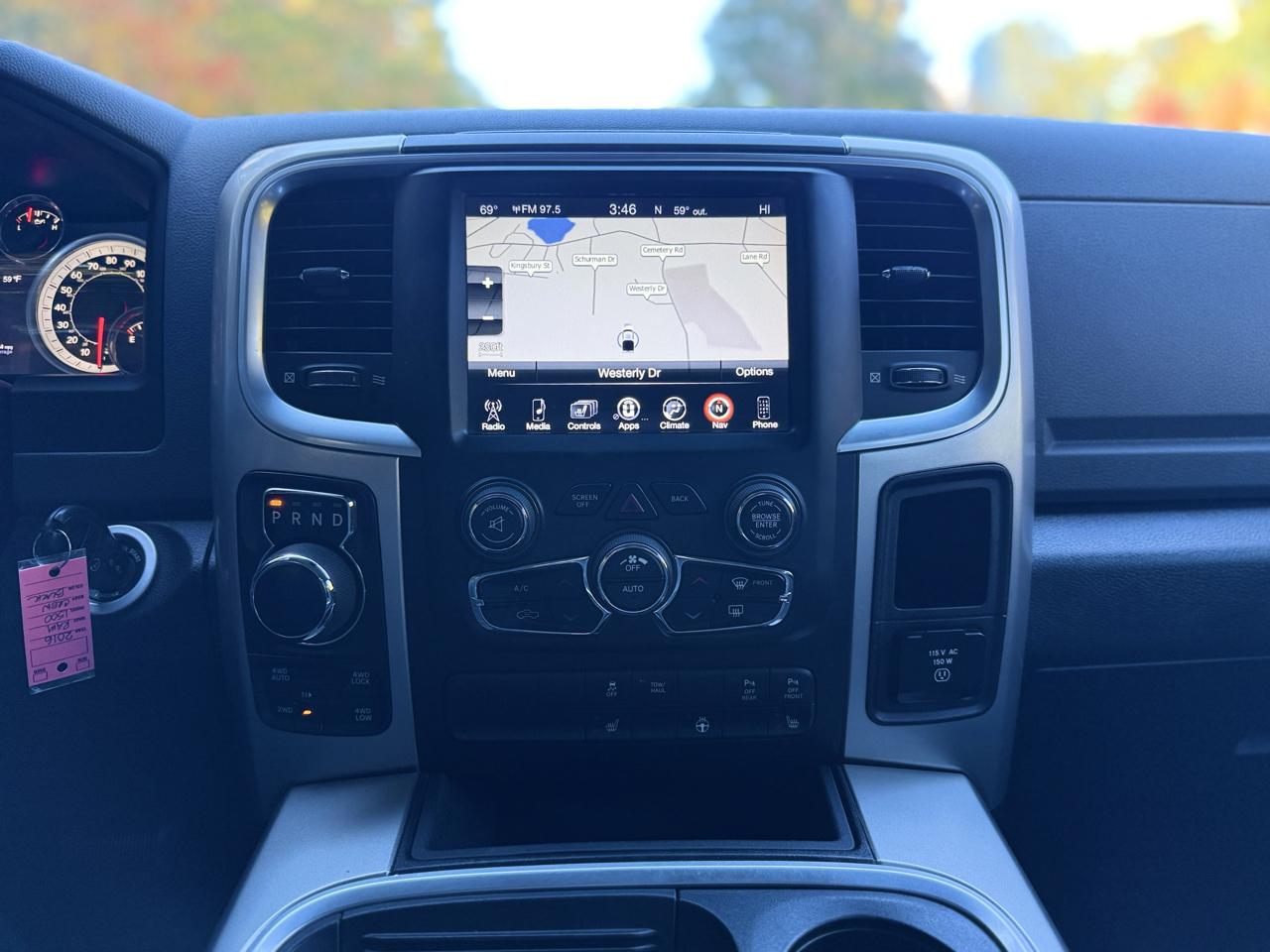 RAM 1500 4WD Crew Cab 140.5" Big Horn 2016