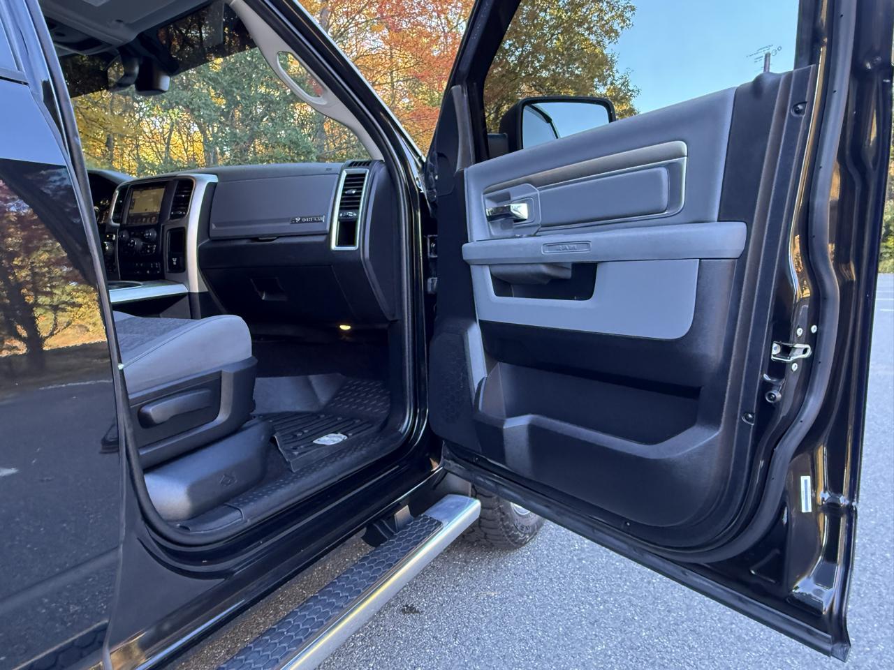 RAM 1500 4WD Crew Cab 140.5" Big Horn 2016