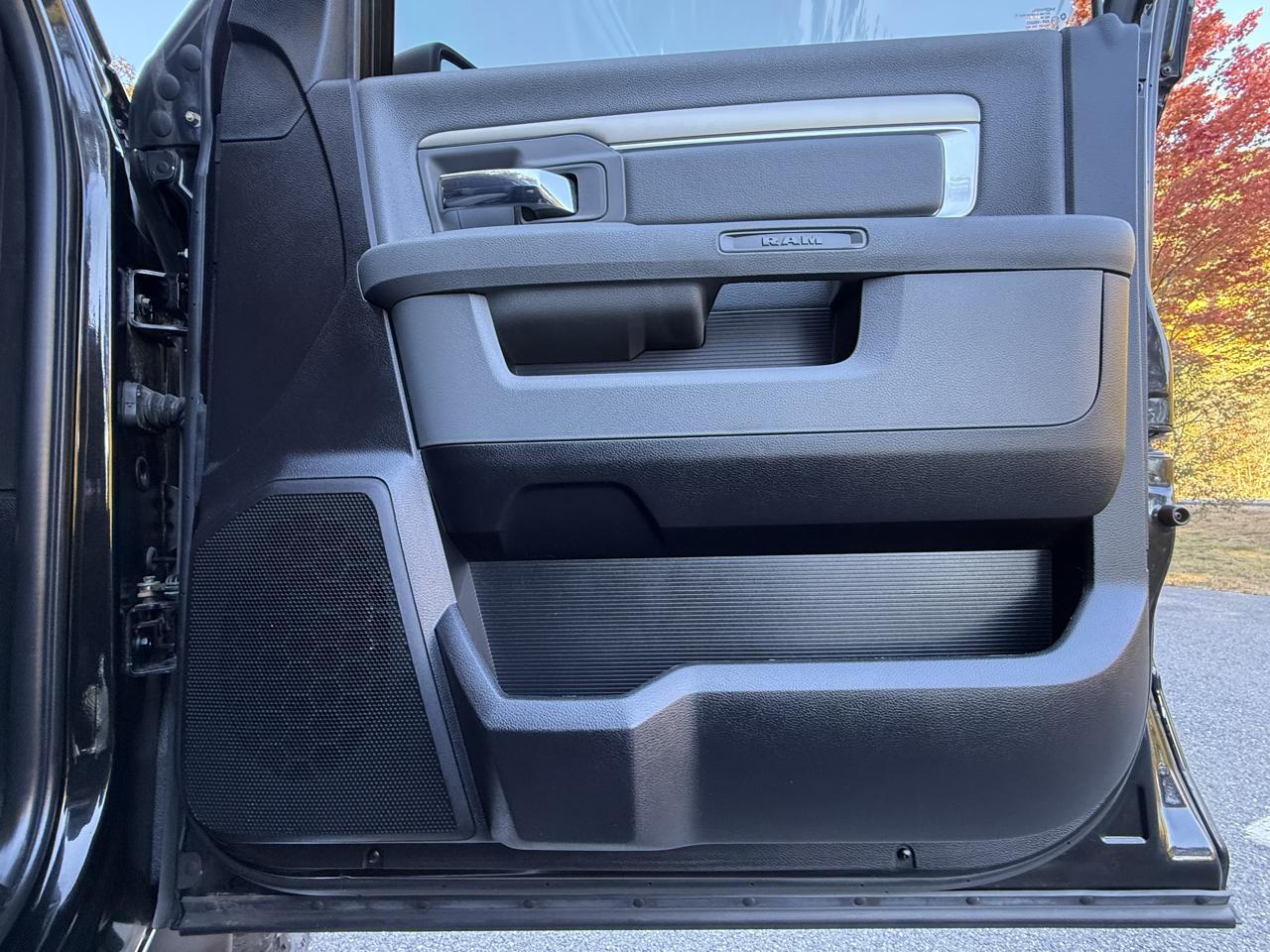 RAM 1500 4WD Crew Cab 140.5" Big Horn 2016