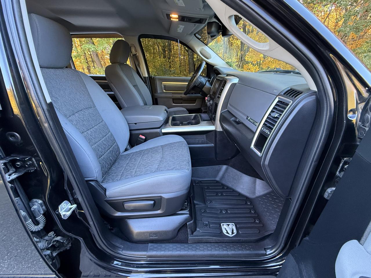 RAM 1500 4WD Crew Cab 140.5" Big Horn 2016