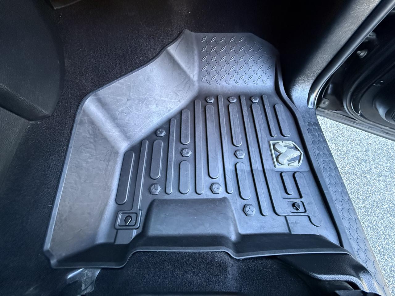 RAM 1500 4WD Crew Cab 140.5" Big Horn 2016