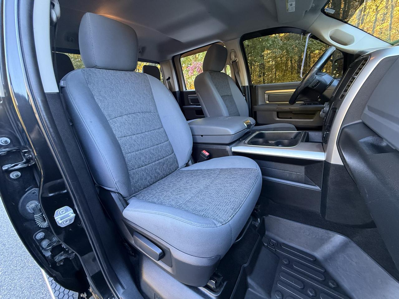 RAM 1500 4WD Crew Cab 140.5" Big Horn 2016