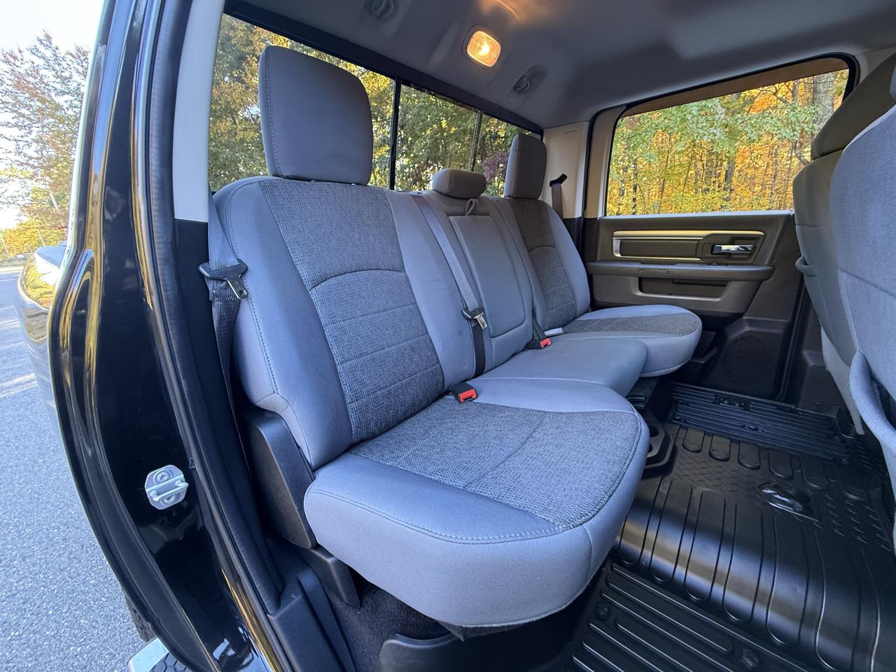 RAM 1500 4WD Crew Cab 140.5" Big Horn 2016