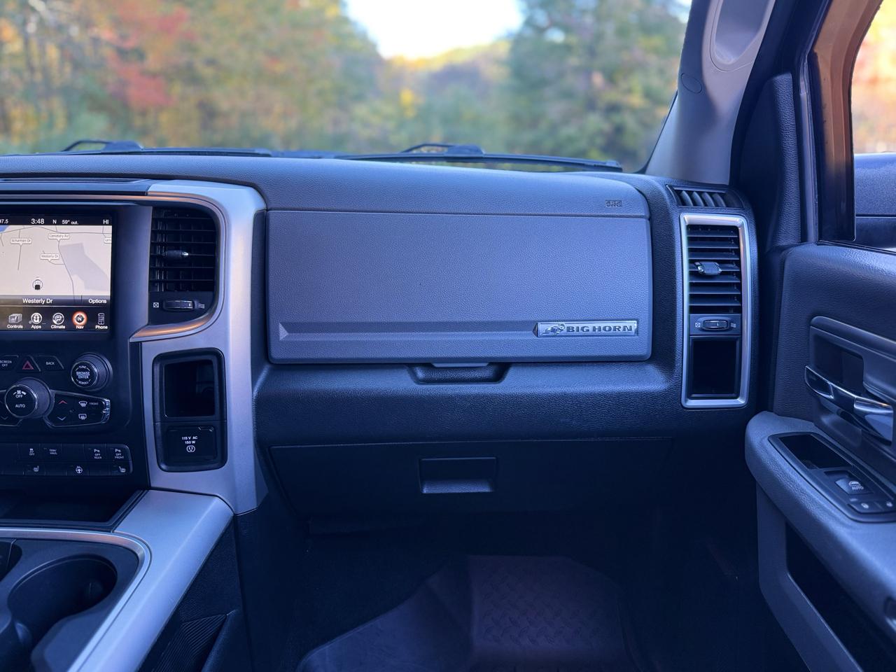 RAM 1500 4WD Crew Cab 140.5" Big Horn 2016