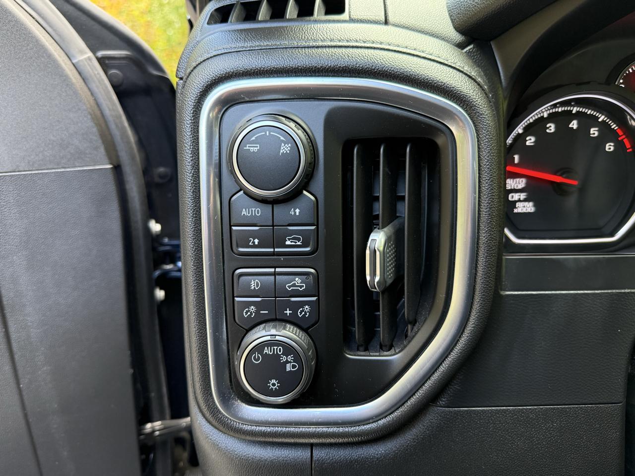 Chevrolet Silverado 1500 4WD Double Cab 147" RST 2019
