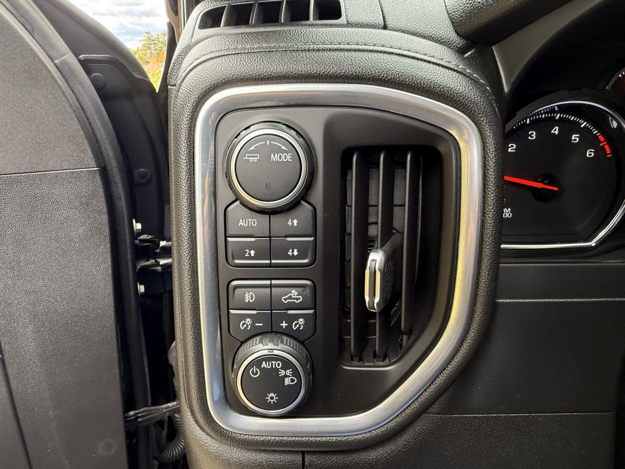 Chevrolet Silverado 1500 4WD Crew Cab 147" LT Trail Boss 2021