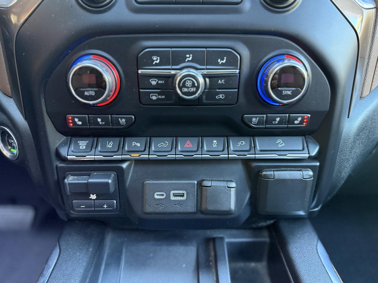 Chevrolet Silverado 3500HD 4WD Crew Cab 159" High Country 2020