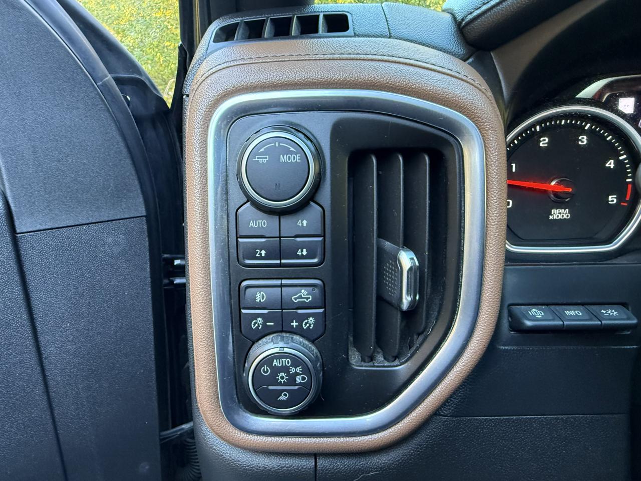 Chevrolet Silverado 3500HD 4WD Crew Cab 159" High Country 2020