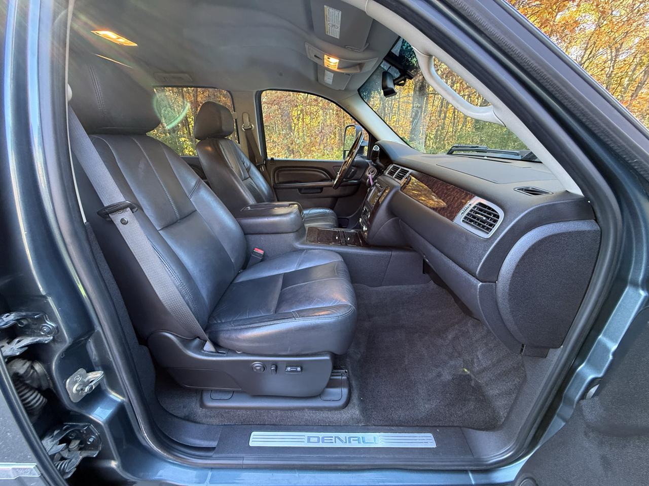 GMC Sierra 2500HD 4WD Crew Cab 153.7" Denali 2011