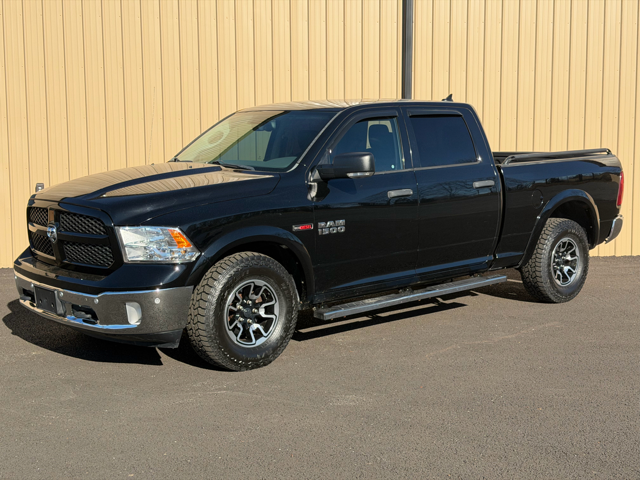 RAM 1500 SLT Crew Cab LWB 4WD 2014