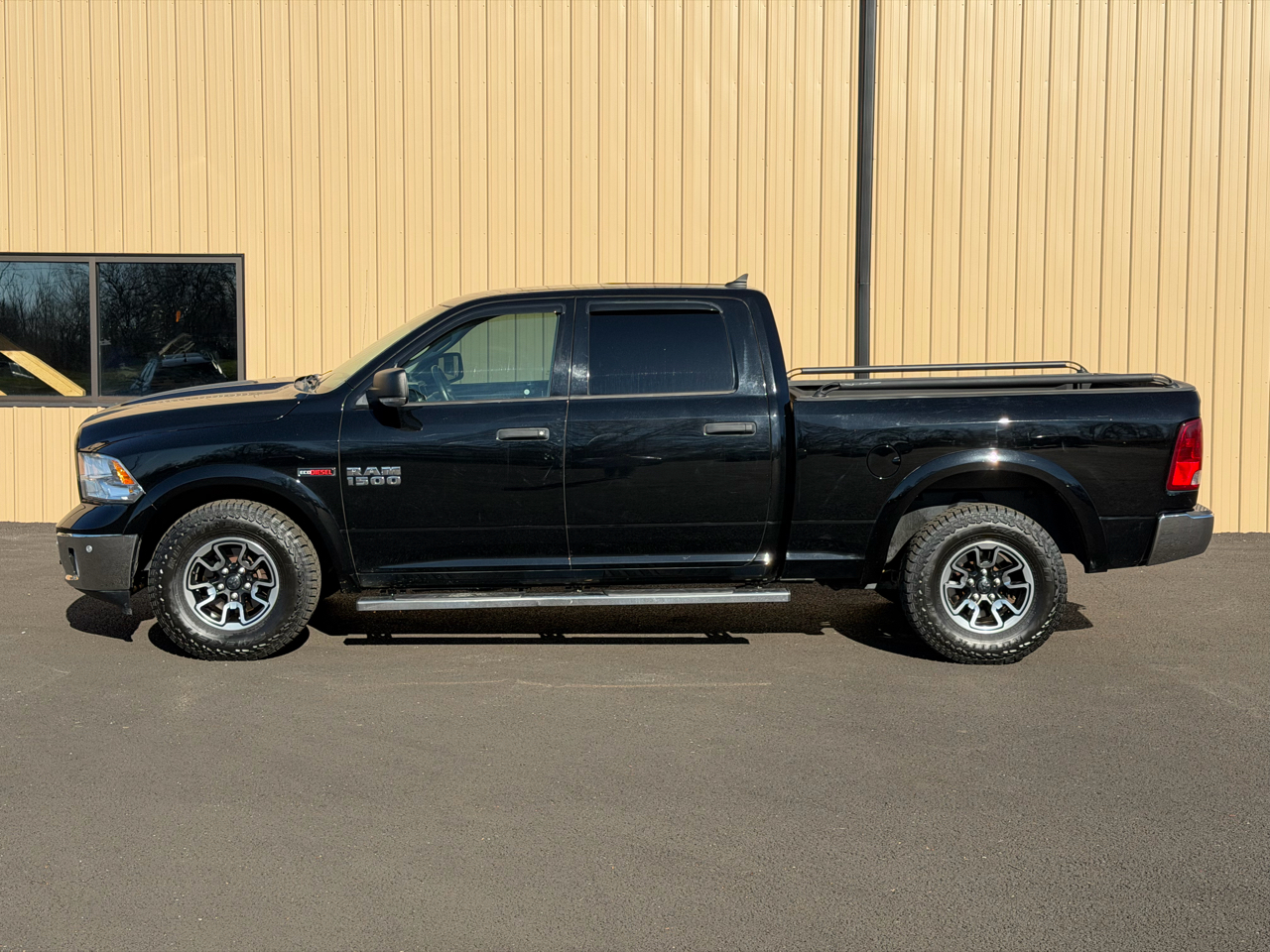 RAM 1500 SLT Crew Cab LWB 4WD 2014