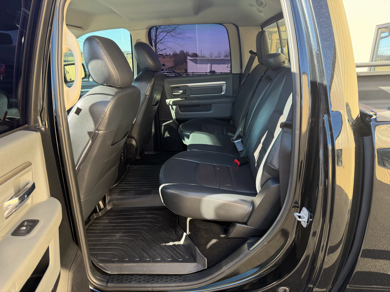 RAM 1500 SLT Crew Cab LWB 4WD 2014