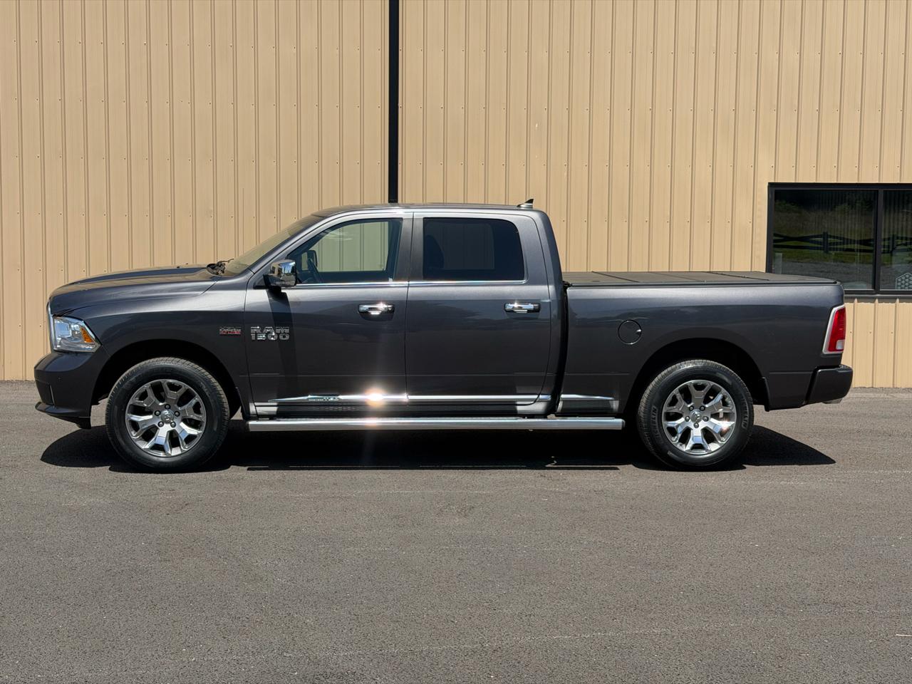 RAM 1500 Longhorn Crew Cab LWB 4WD 2016