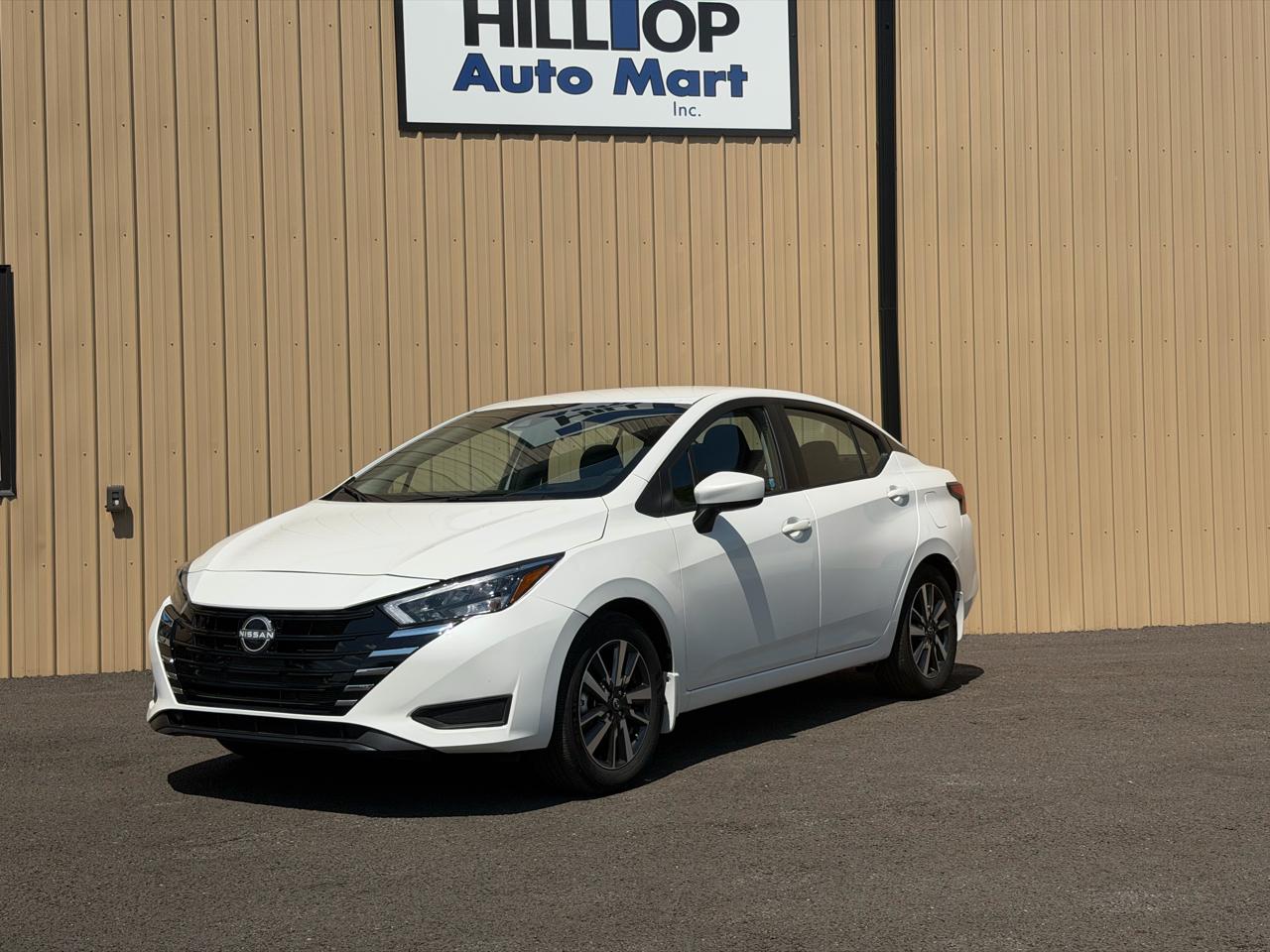 Nissan Versa  2025