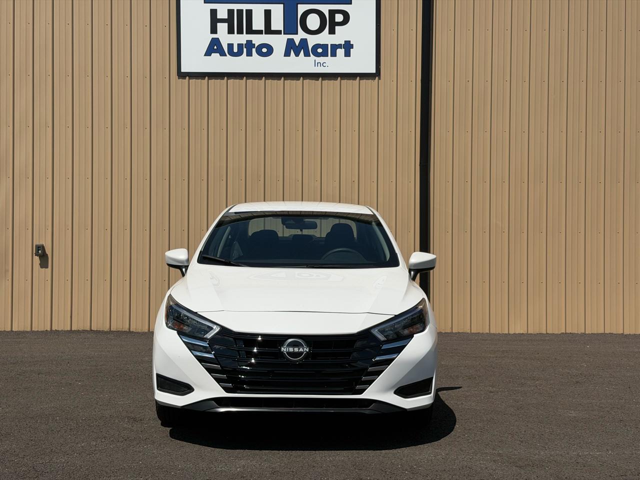 Nissan Versa  2025
