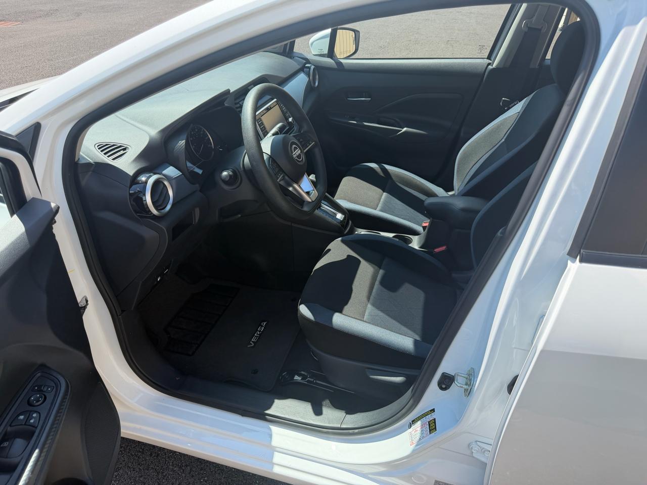 Nissan Versa  2025