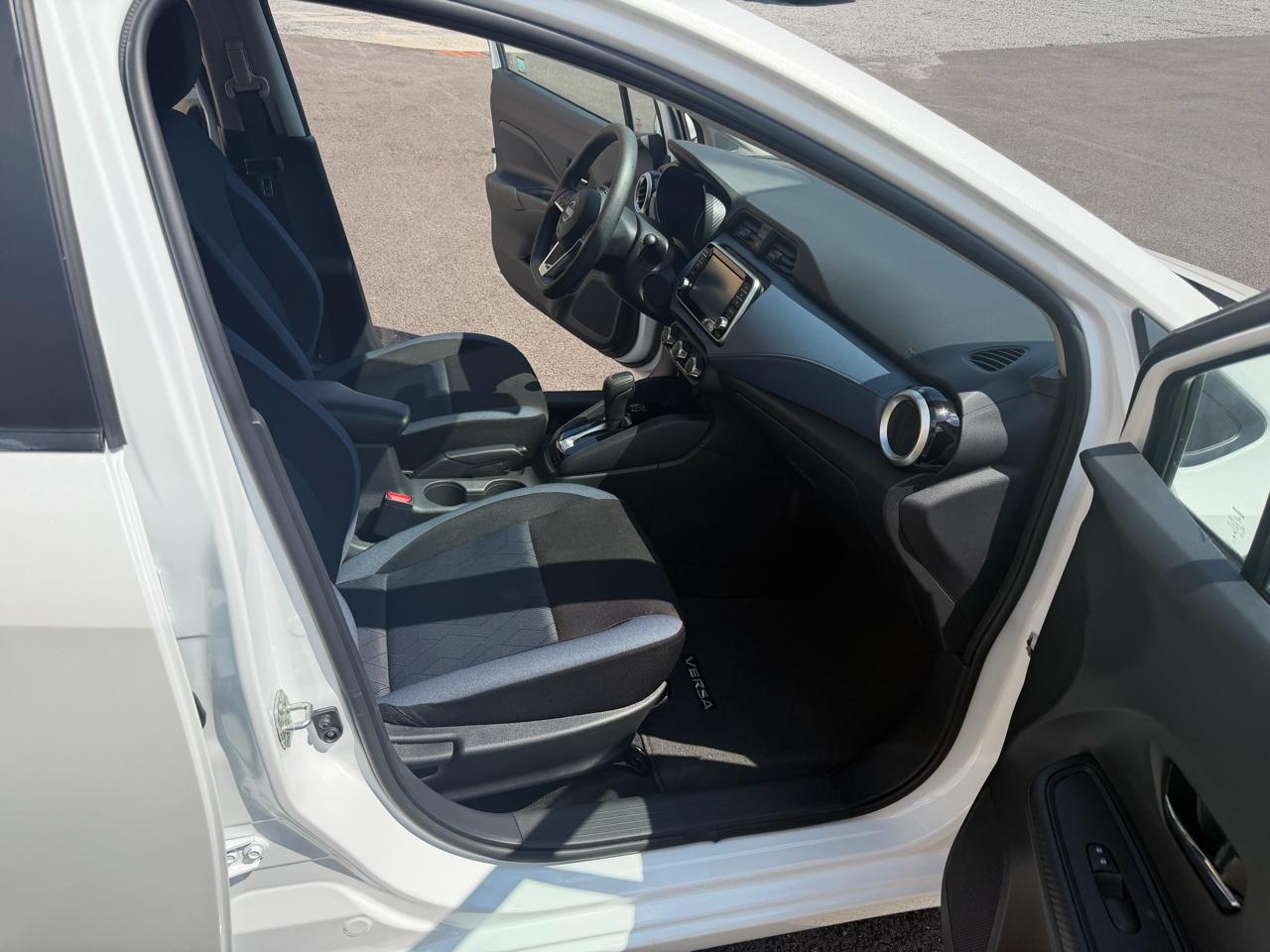 Nissan Versa  2025